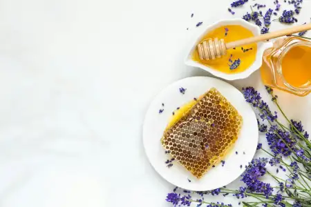 Na co jest dobry miód z lawendy?